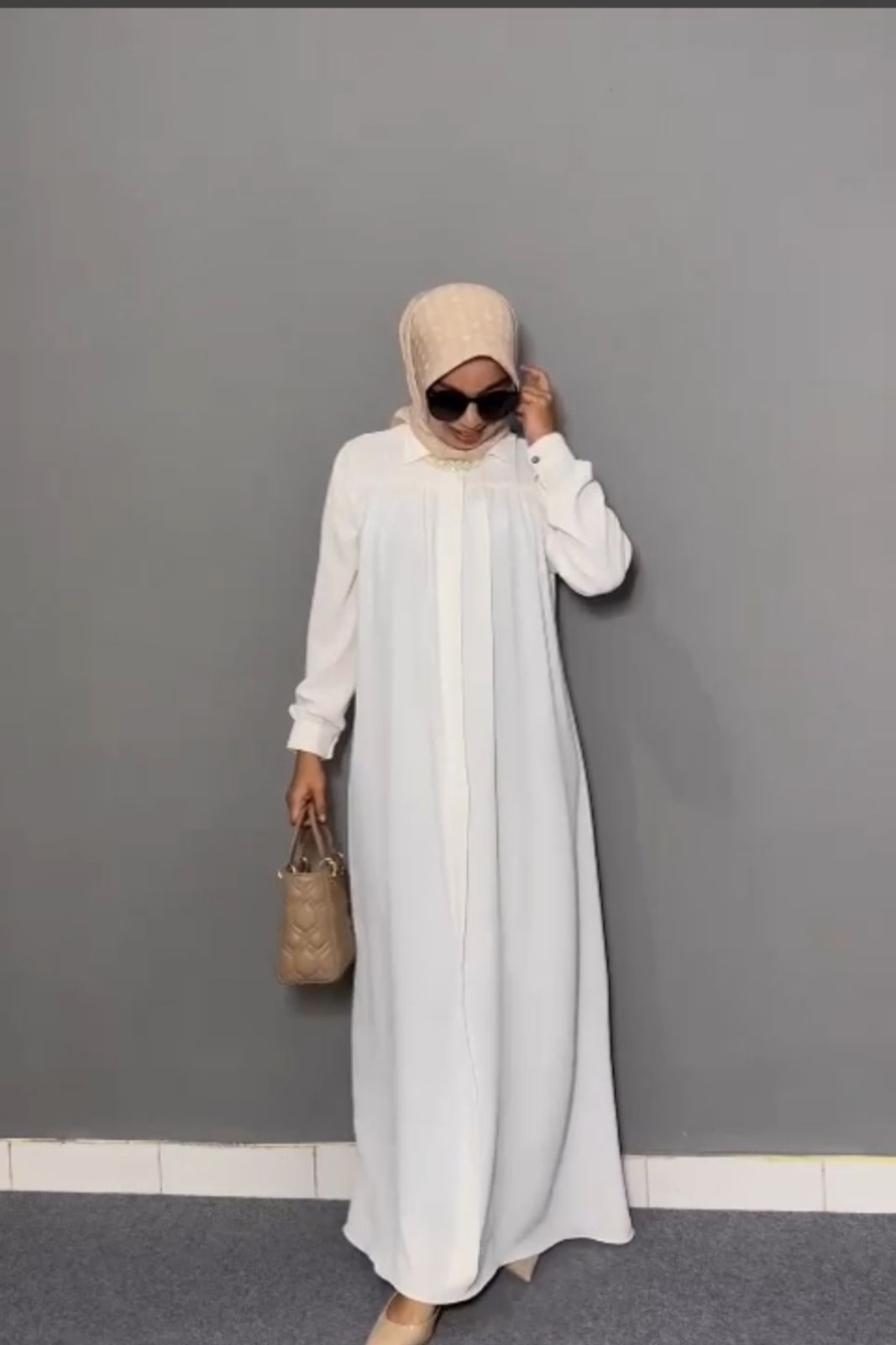 Velaro - Collar Pleated Abaya